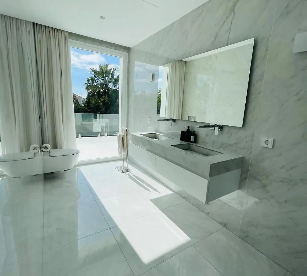 The Iconic Villa Torremora By Better Bookings 马尔韦利亚