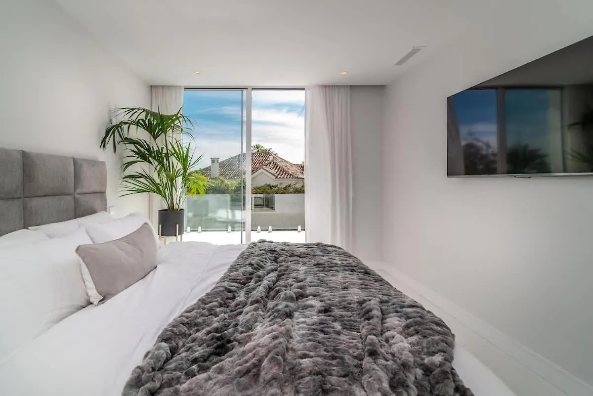 The Iconic Villa Torremora By Better Bookings 马尔韦利亚 0*,